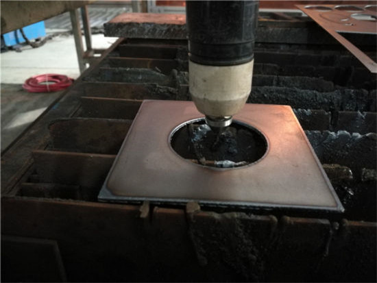 Fabriek prys 1530 plasma snymasjien vir vlekvrye staal koolstof staal yster plaat CNC plasma snyer in voorraad