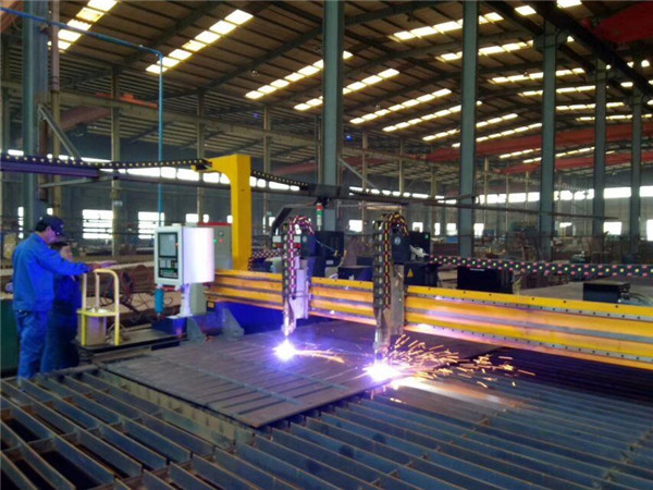 Gemaak in China metaal sny masjinerie koolstofstaal CNC plasma snyer